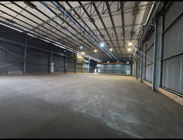 1,500M² WAREHOUSE TO LET IN GOSFORTH PARK